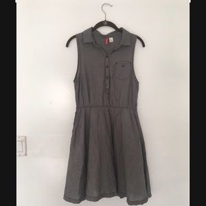 Divided collar dress Size 40 (fits like a S/M)